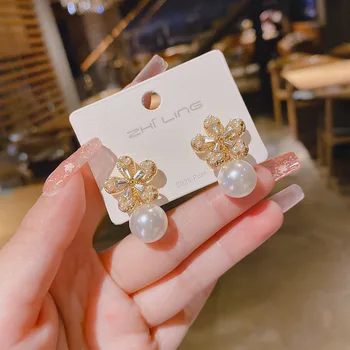2022 Nou Stil Stras Pearl Cercei Floare Versiunea Coreeană Retro Personalitate Cercei Moda Bijuterii De Nunta Cadouri De Ziua De Nastere Imagine 2